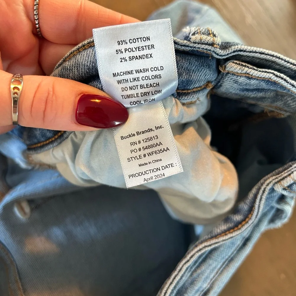 LIKE NEW Buckle Willow & Root High Rise Cropped Stretch Jean - Picture 12 of 16